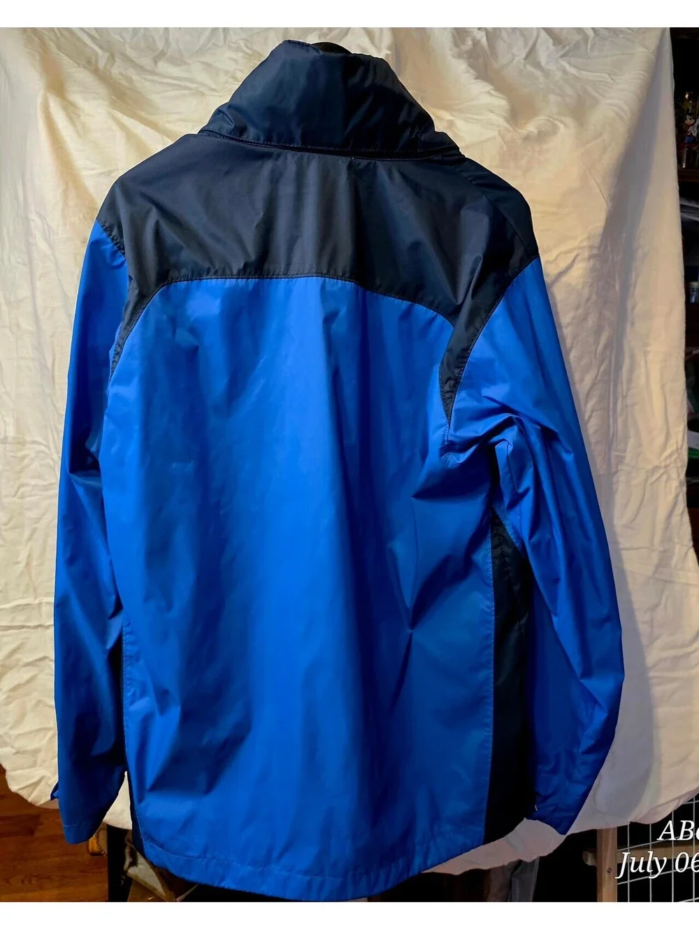 Columbia Glenmaker Mens  Blue and Black Lightweight Jacket, Size Medium